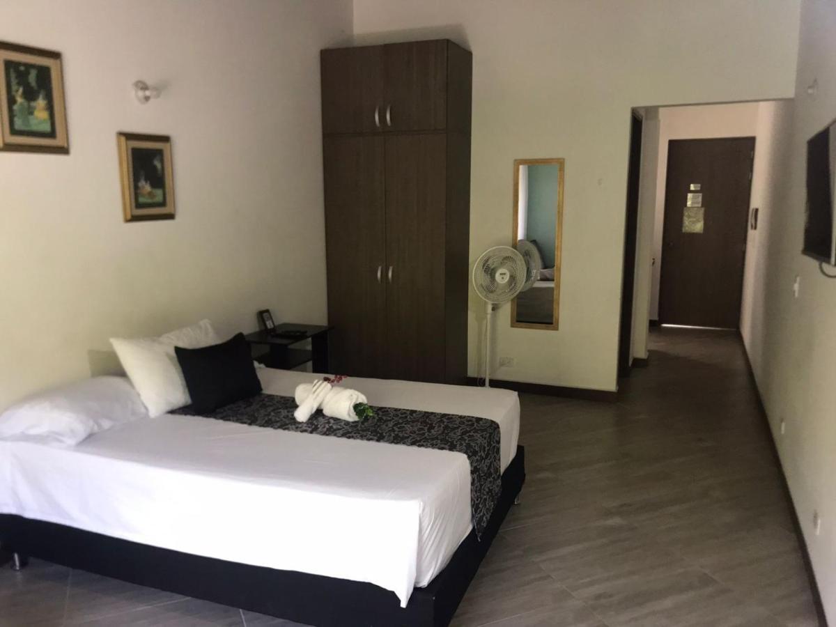 Apartahotel Avanti Медельин Экстерьер фото